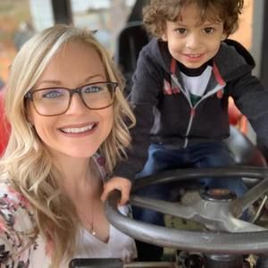 Meet your Posher, Caitlin